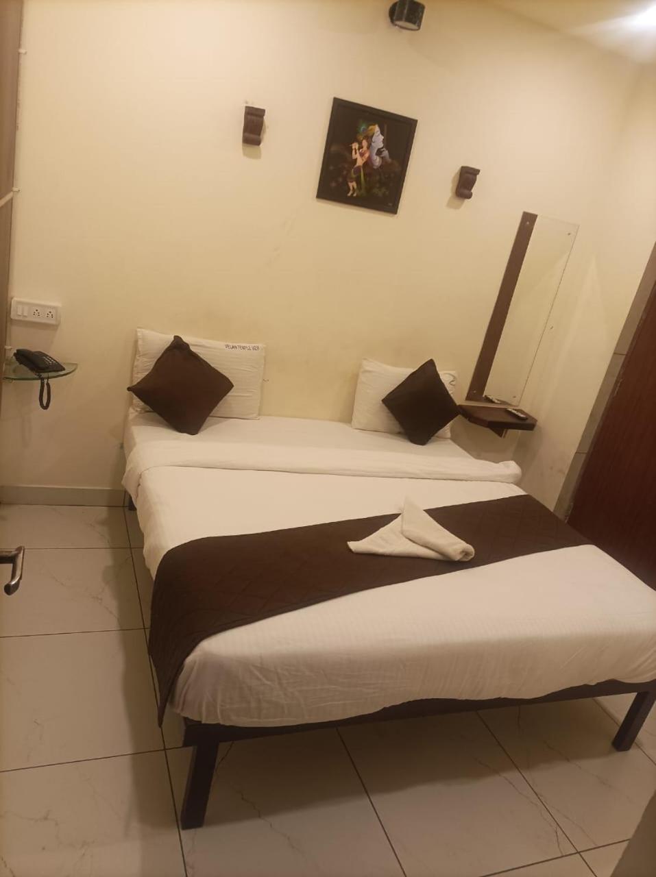 Velan Temple View Hotel Palni Bagian luar foto